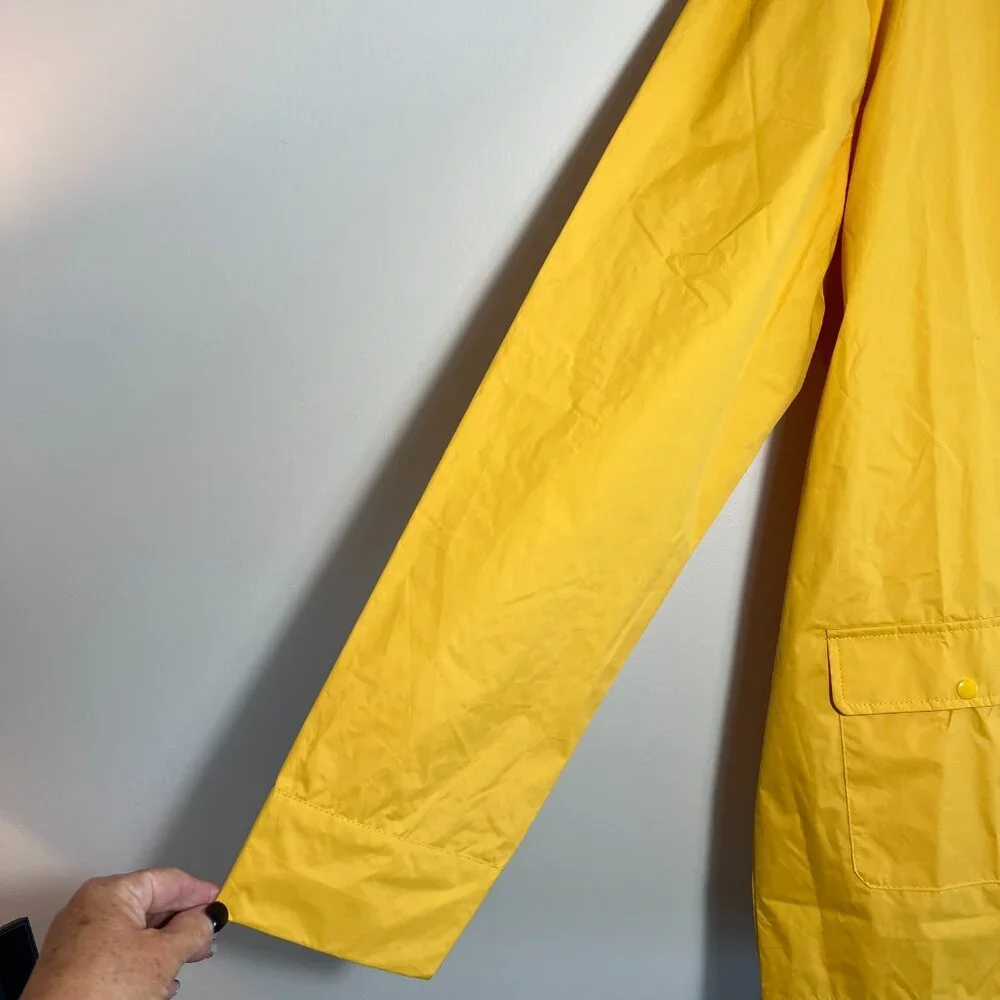 IT yellow raincoat snap closure hood pockets two on front - Picture 4 of 8